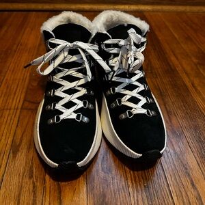 Sorel women’s waterproof shoes. Size 8.5